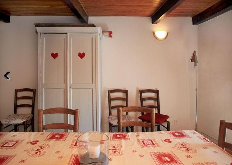 Le Gite Des Faucons Bagian luar foto